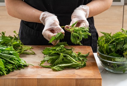 Фото шага рецепта Ботвинья из крапивы 186373 шаг 4  