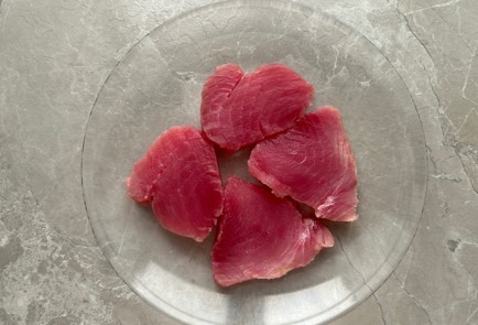 Фото шага рецепта Боул с тунцом 186890 шаг 4  