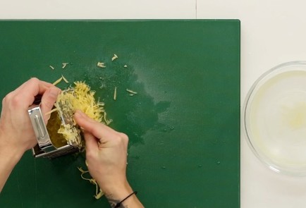 Фото шага рецепта Чешские драники брамбораки 114528 шаг 2  