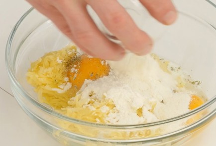 Фото шага рецепта Чешские драники брамбораки 114528 шаг 6  