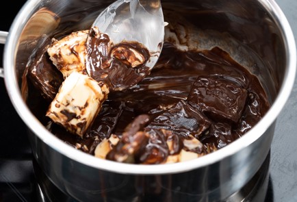 Фото шага рецепта Брауни с ирландским ликером 138638 шаг 1  