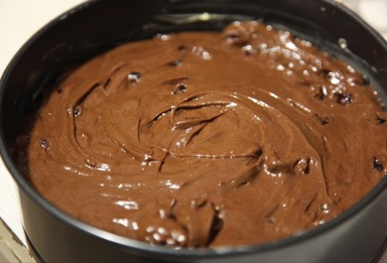 Фото шага рецепта Брауни с замоченной в коньяке клюквой 163261 шаг 5  