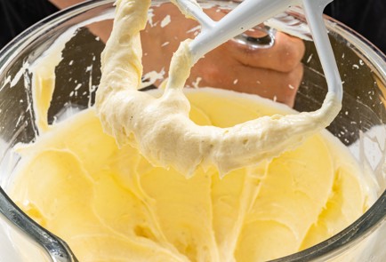 Фото шага рецепта Брауни с шоколадом и творожным сыром 186499 шаг 3  