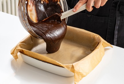 Фото шага рецепта Брауни с шоколадом и творожным сыром 186499 шаг 8  