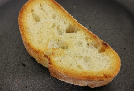 Фото шага рецепта Брускетта для завтрака 175222 шаг 2  