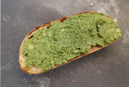 Фото шага рецепта Брускетта Капрезе 187713 шаг 5  