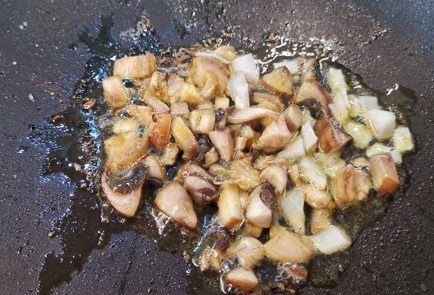 Фото шага рецепта Брускетта пофранцузски 174922 шаг 3  