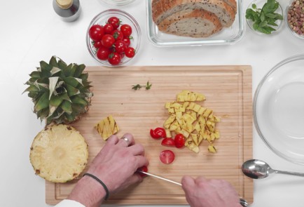 Фото шага рецепта Брускетта с ананасом на гриле и бурратой 187805 шаг 5  