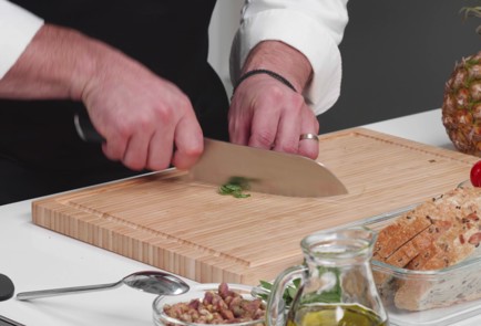 Фото шага рецепта Брускетта с ананасом на гриле и бурратой 187805 шаг 6  