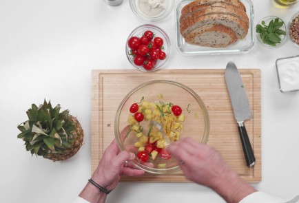 Фото шага рецепта Брускетта с ананасом на гриле и бурратой 187805 шаг 7  