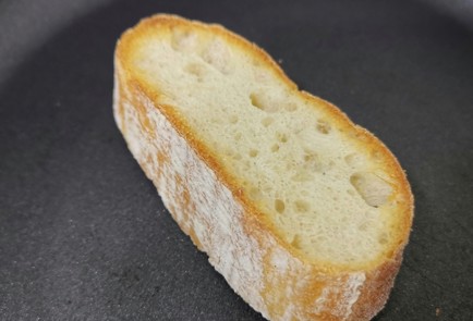 Фото шага рецепта Брускетта с горбушей 175221 шаг 3  