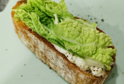 Фото шага рецепта Брускетта с горбушей 175221 шаг 6  