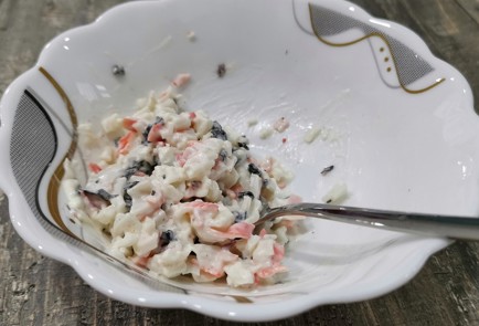 Фото шага рецепта Брускетта с крабовым мясом 175212 шаг 7  