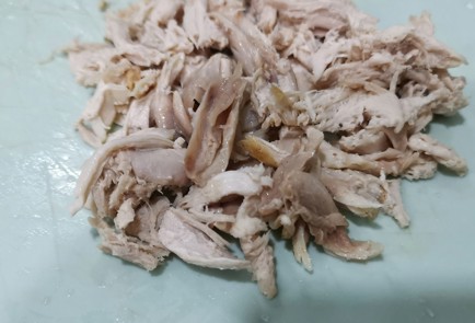 Фото шага рецепта Брускетта с курицей 175226 шаг 1  