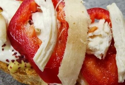 Фото шага рецепта Брускетта с курицей 175226 шаг 9  