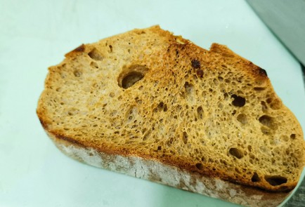 Фото шага рецепта Брускетта с мандарином 175210 шаг 4  