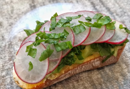 Фото шага рецепта Брускетта с овощами и зеленью 173722 шаг 11  