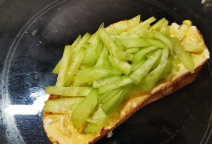 Фото шага рецепта Брускетта с овощами и зеленью 173722 шаг 9  