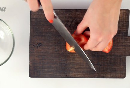 Фото шага рецепта Брускетта с помидорами 29566 шаг 2  