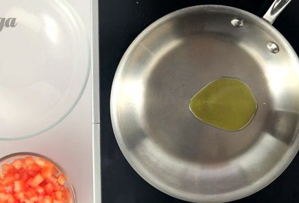 Фото шага рецепта Брускетта с помидорами 29566 шаг 3  