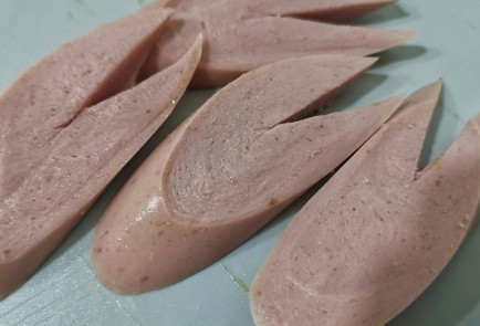 Фото шага рецепта Брускетта с сосисками 175224 шаг 4  