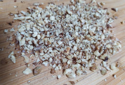 Фото шага рецепта Брускетта с сыром и сливой 189786 шаг 6  