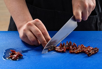 Фото шага рецепта Брускетты из багета с ассорти из сыров 188037 шаг 5  