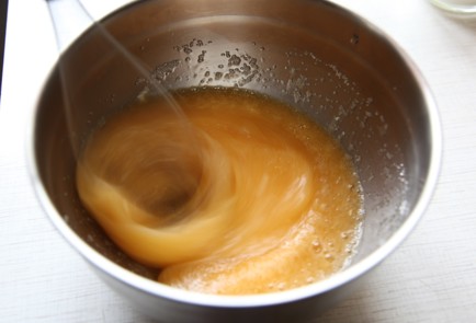 Фото шага рецепта Брусничный кекс с кусочками шоколада 173792 шаг 1