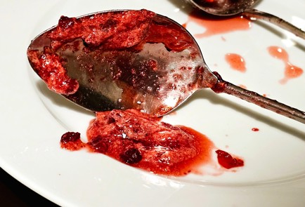 Фото шага рецепта Брусничный соус к мясу 190339 шаг 8  