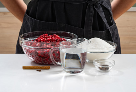 Фото шага рецепта Брусничный соус на зиму 190385 шаг 1  