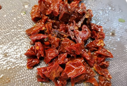 Фото шага рецепта Брюссельская капуста обжаренная с беконом и сыром 153028 шаг 8  