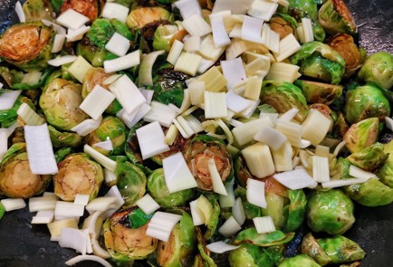 Фото шага рецепта Брюссельская капуста запеченная с адыгейским сыром 152871 шаг 2