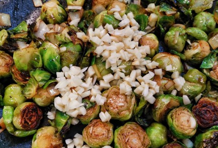 Фото шага рецепта Брюссельская капуста запеченная с адыгейским сыром 152871 шаг 3