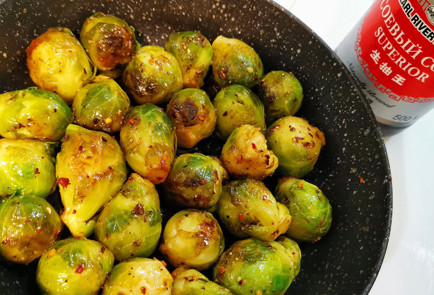 Фото шага рецепта Брюссельская капуста на сковороде с сыром 151758 шаг 6  