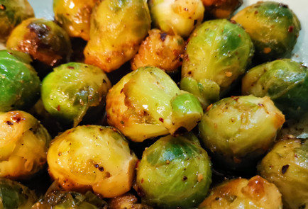 Фото шага рецепта Брюссельская капуста на сковороде с сыром 151758 шаг 8  