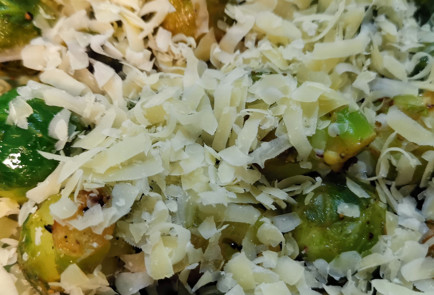 Фото шага рецепта Брюссельская капуста на сковороде с сыром 151758 шаг 9  