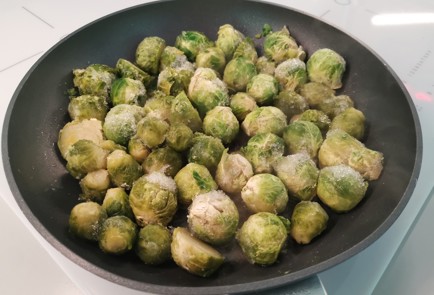 Фото шага рецепта Брюссельская капуста в духовке 189920 шаг 6  