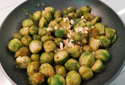 Фото шага рецепта Брюссельская капуста в духовке 189920 шаг 8  