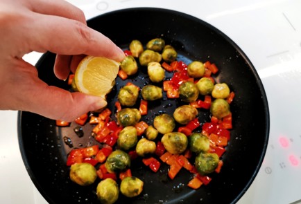 Фото шага рецепта Брюссельская капуста запеченная с тыквой 140442 шаг 14  