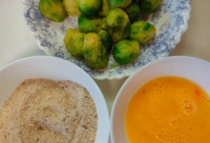 Фото шага рецепта Брюссельская капуста жареная в панировке 188681 шаг 10