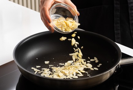 Фото шага рецепта Булгур с миндалем по рецепту Джейми Оливера 151801 шаг 1  