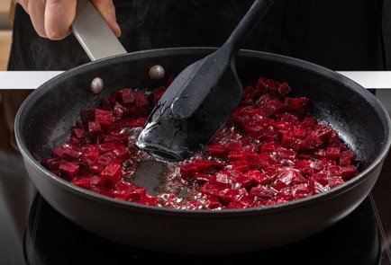 Фото шага рецепта Булгур со свеклой и эдамамэ 176024 шаг 5  