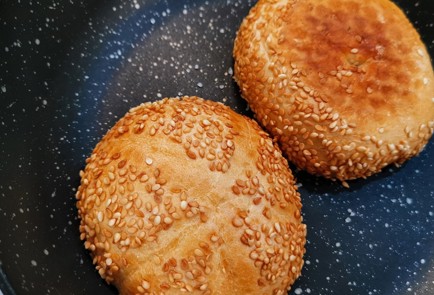 Фото шага рецепта Булочка со сметаной и черешней 173888 шаг 3