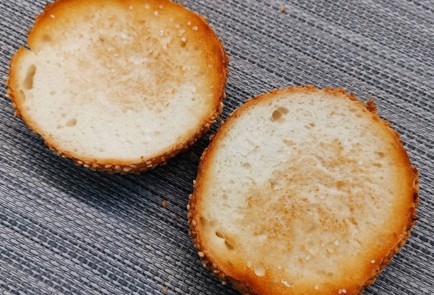 Фото шага рецепта Булочка со сметаной и черешней 173888 шаг 4