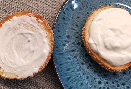 Фото шага рецепта Булочка со сметаной и черешней 173888 шаг 5