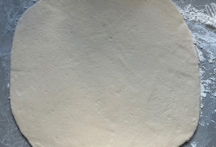 Фото шага рецепта Булочки с бананом и шоколадом 187051 шаг 6  