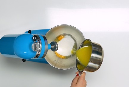 Фото шага рецепта Булочки с изюмом 150945 шаг 3  