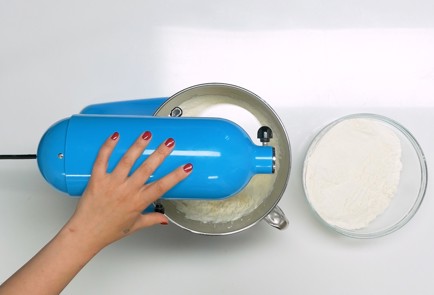 Фото шага рецепта Булочки с изюмом 150945 шаг 5  