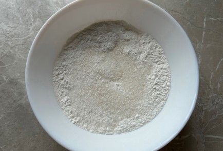 Фото шага рецепта Булочки с клубникой 175488 шаг 8  