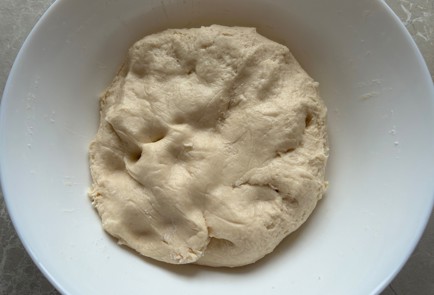 Фото шага рецепта Булочки с конфетами 175153 шаг 7  